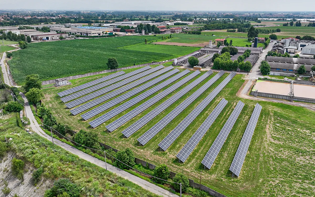 Carpenteria metallica per l’edilizia - impianto fotovoltaico a terra