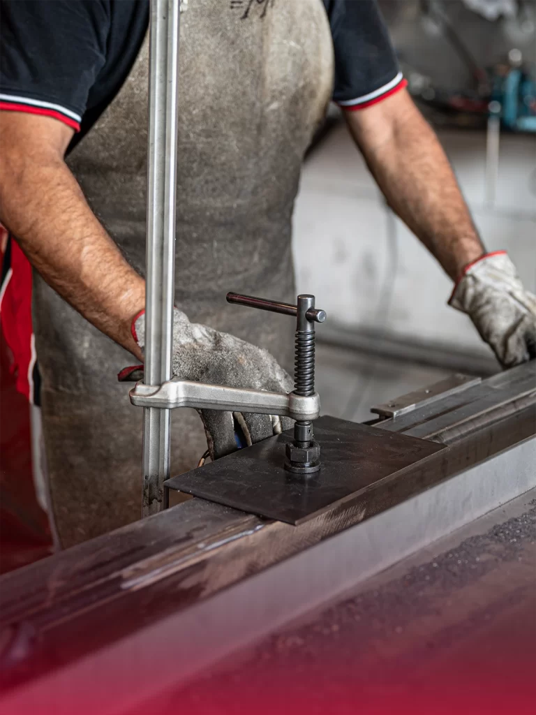 Carpenteria metallica industriale - team al lavoro