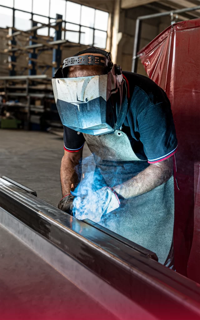 Carpenteria metallica per trasportatori industriali - realizzazione in officina